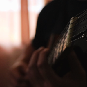 沟厕全景偷拍美女撒尿
